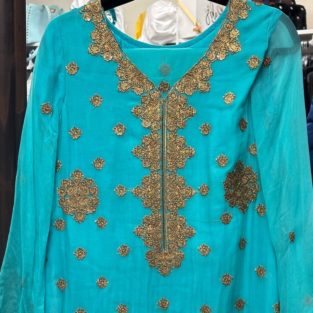 3 piece Pakistani suit . Turquoise color , Large size with thread and sequence.